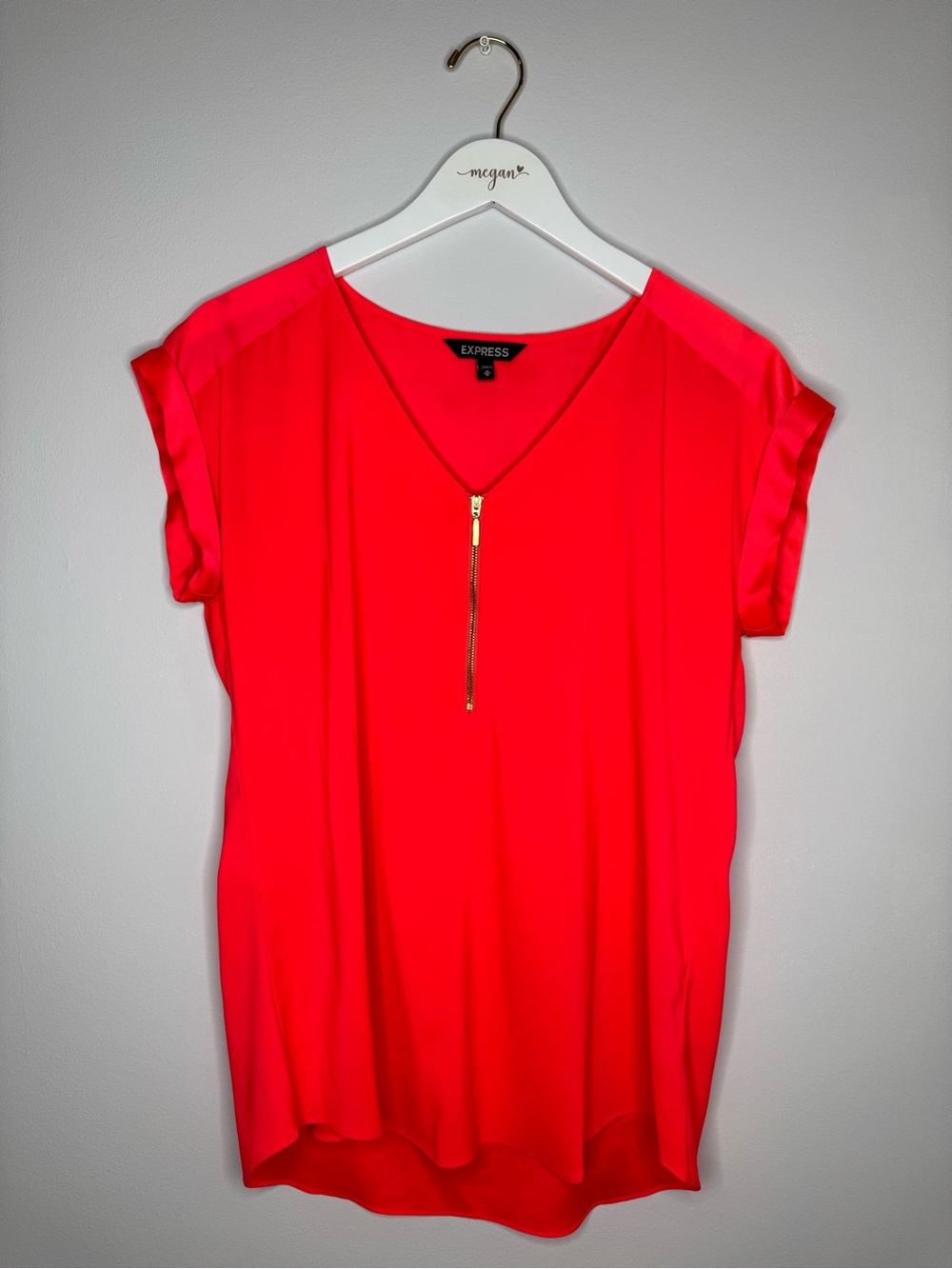 Express V-Neck Zip Front Blouse in Hot Pink | Size Medium